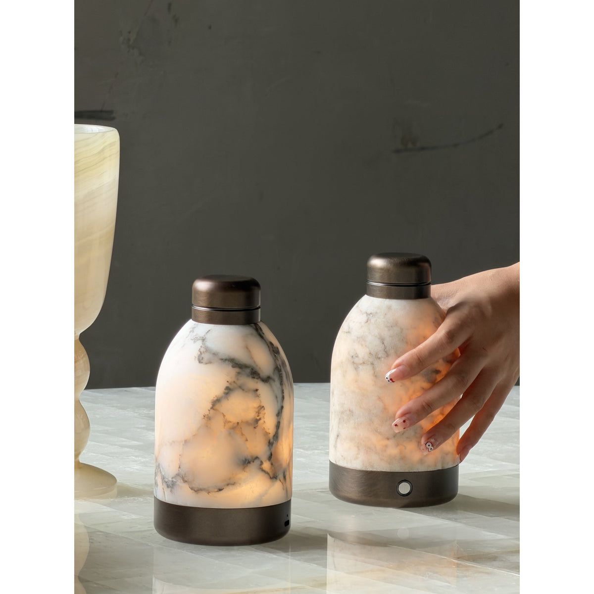 capsule-marble-table-lamp-built-in-battery