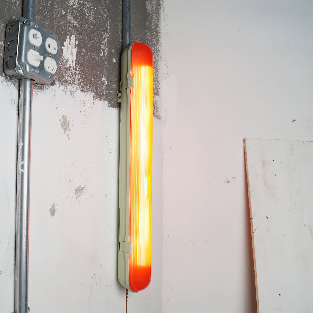 capsules-joy-plug-in-wall-lamp