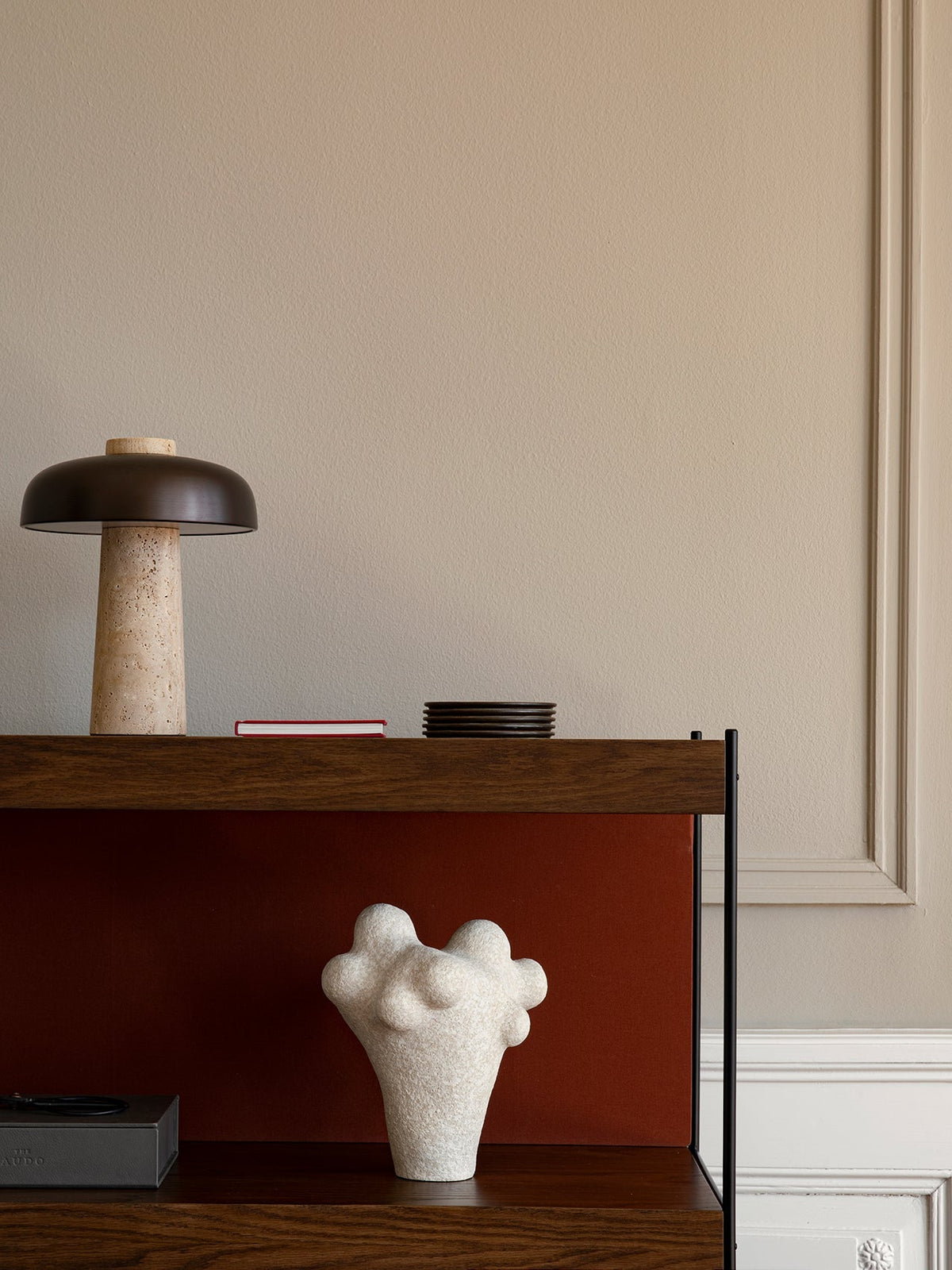 carla-travertine-table-lamp