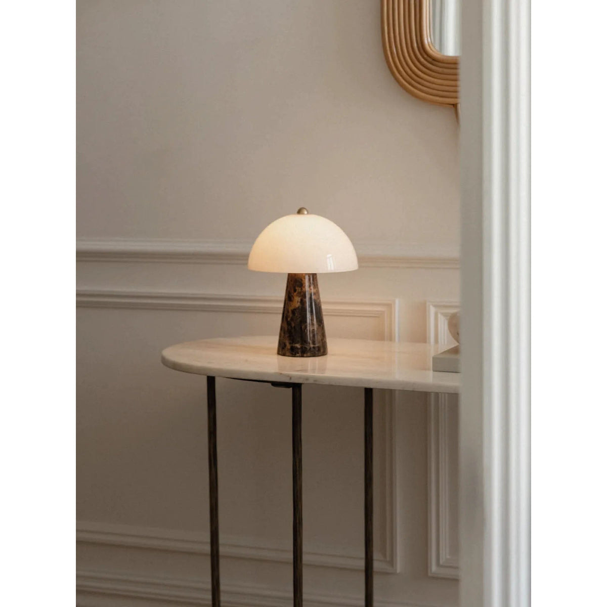 carme-table-lamp
