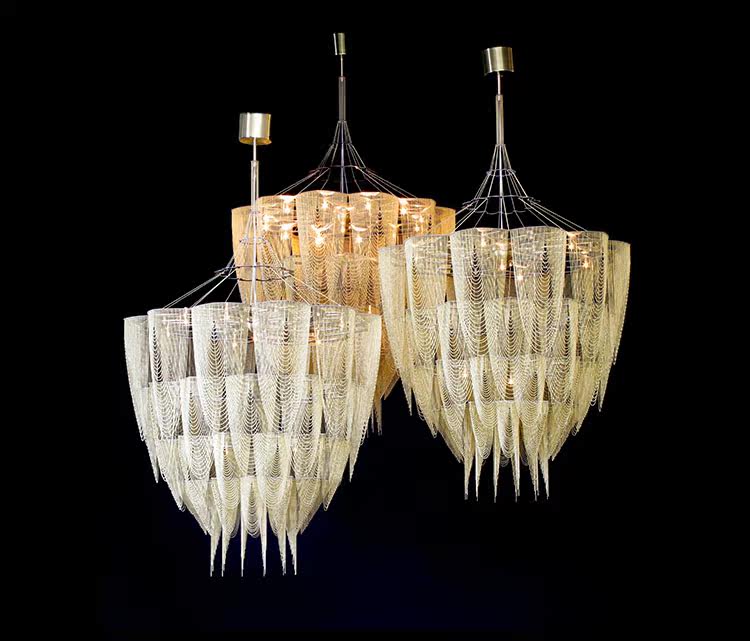 Cascade Aluminum Chain Chandelier – Modern Sculptural Pendant Light for Dining and Living Spaces
