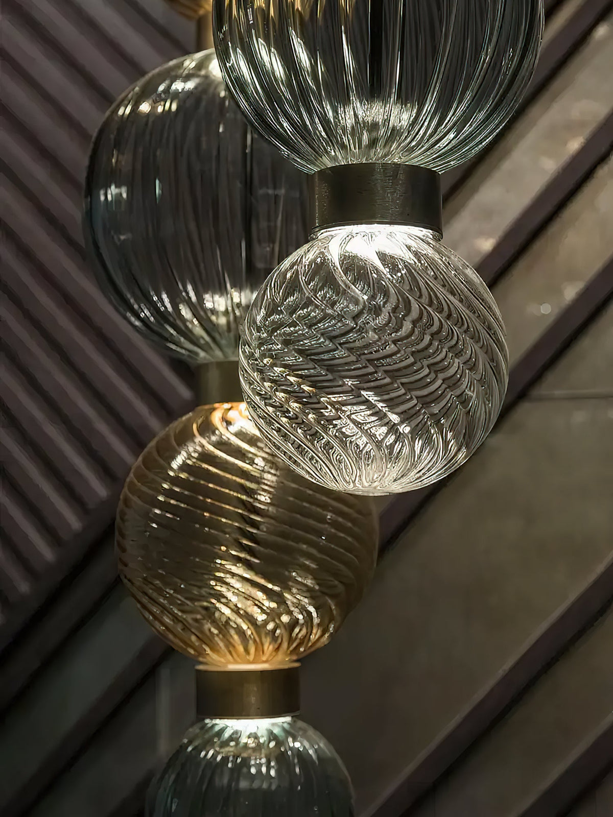 Celvara Sculptural Globe Pendant Light – Hand-Blown Glass Chandelier