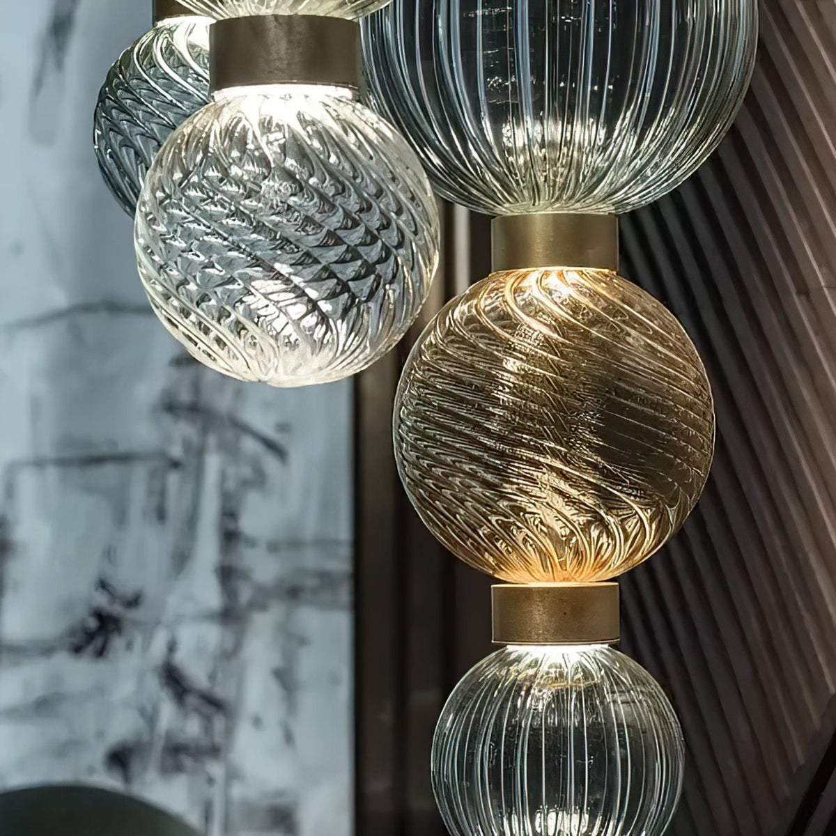 Celvara Sculptural Globe Pendant Light – Hand-Blown Glass Chandelier
