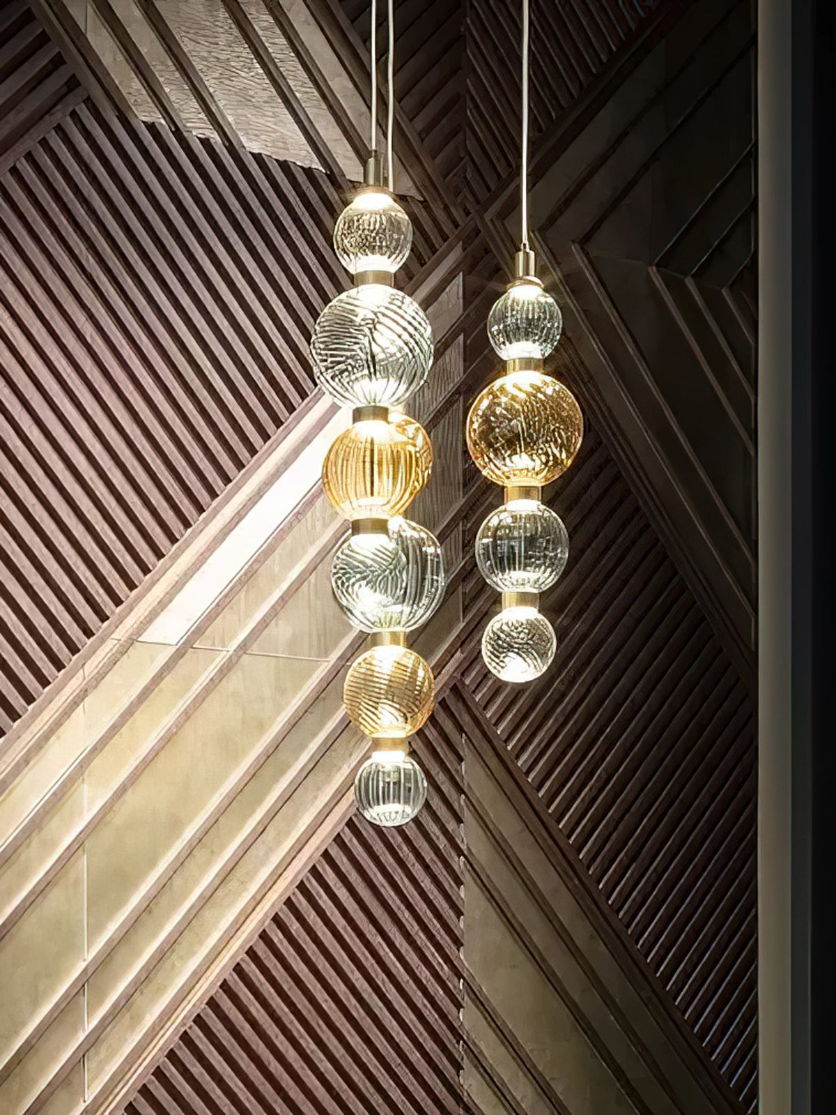 Celvara Sculptural Globe Pendant Light – Hand-Blown Glass Chandelier