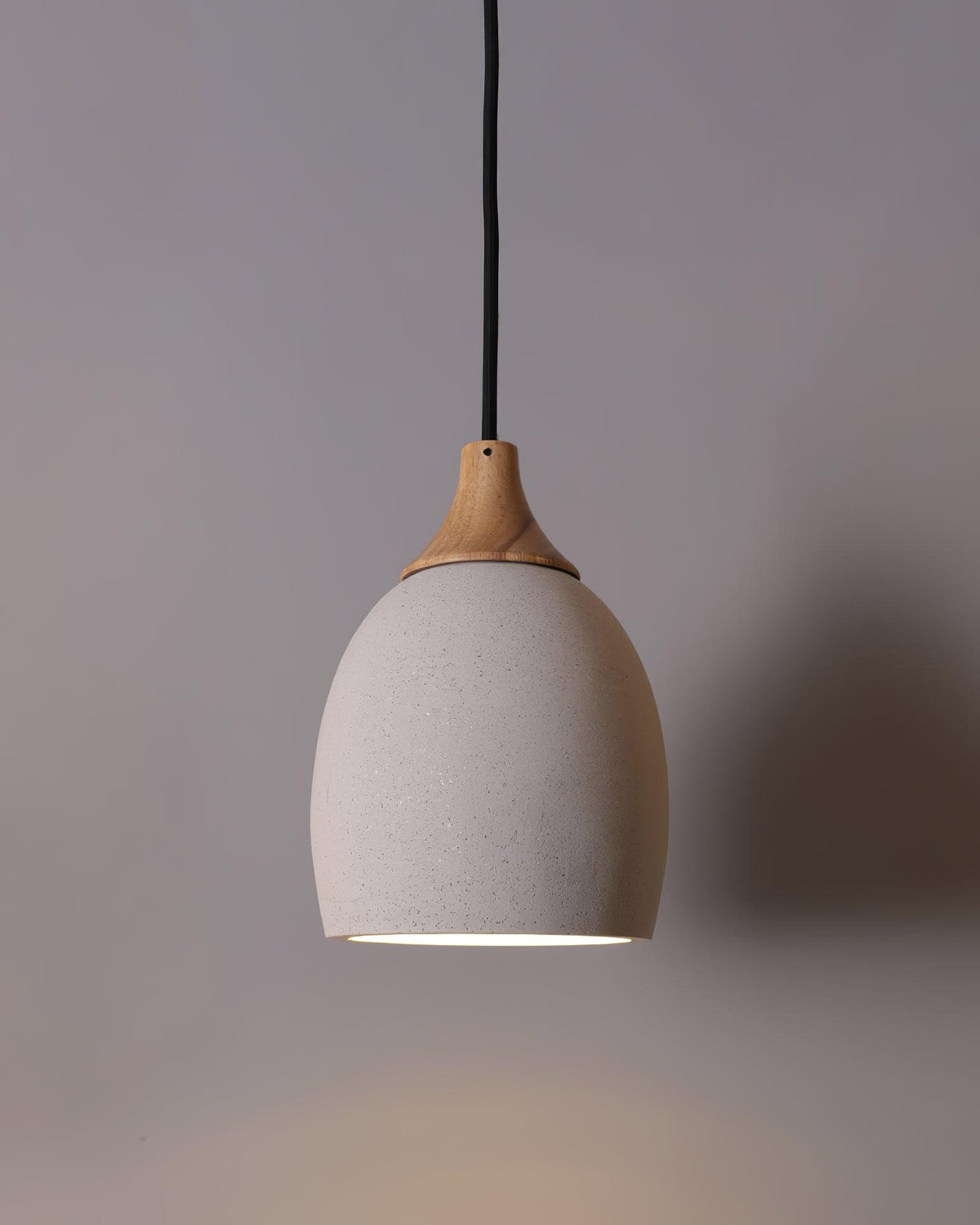 cement-solid-wood-pendant-light