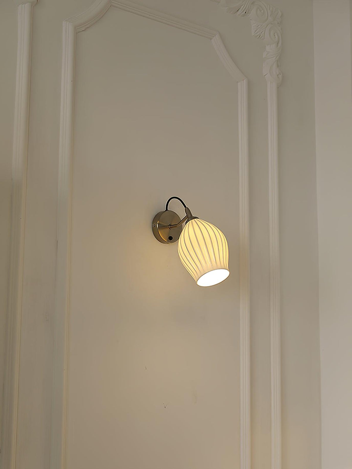 ceramic-ribbed-wall-light