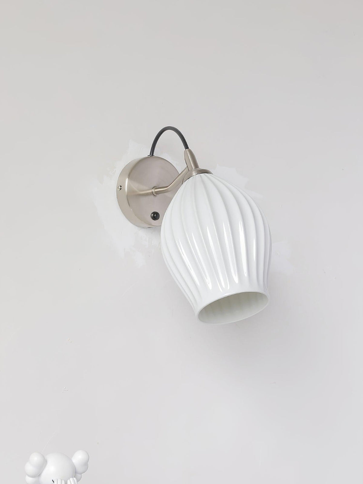 ceramic-ribbed-wall-light