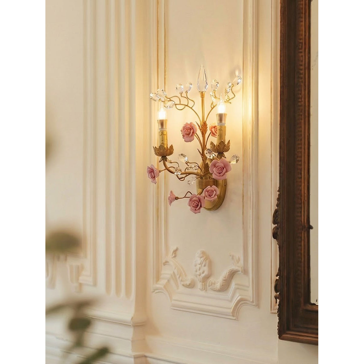 ceramic-rose-vine-sconce
