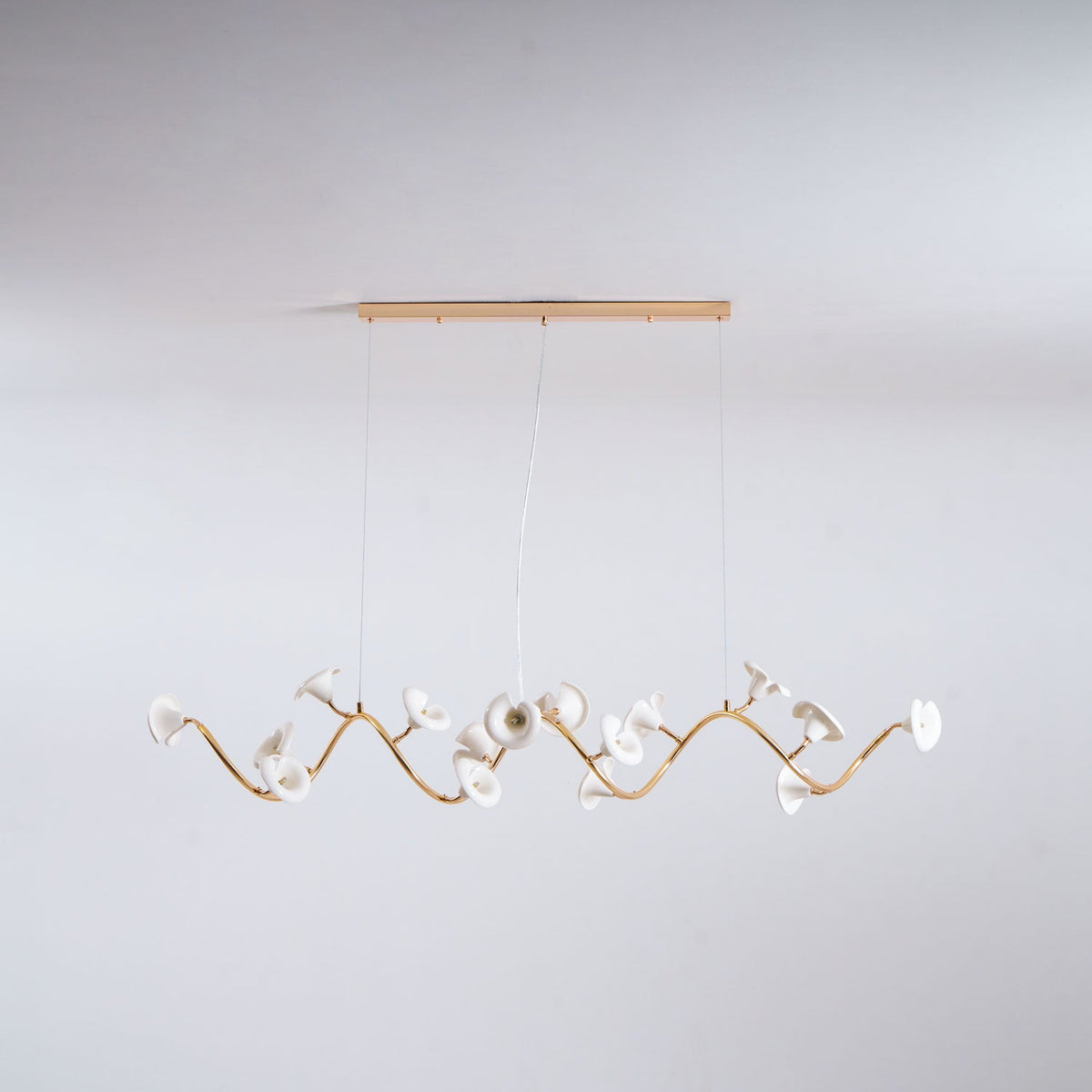 Cerisium Blossom Chandelier – Sculptural Ceramic & Iron Pendant Light
