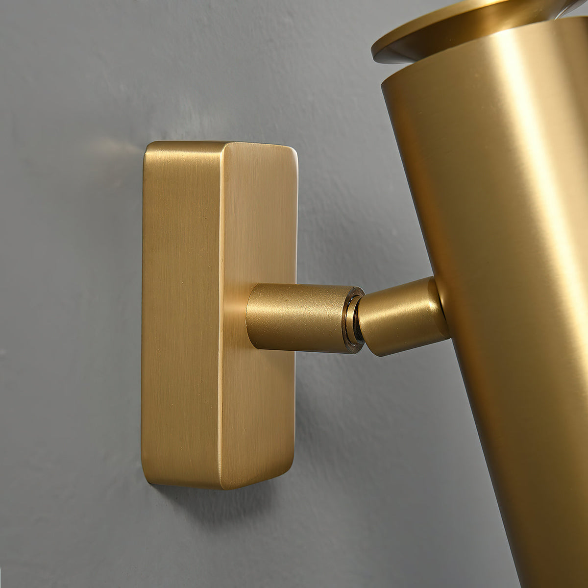 champeaux-wall-lamp