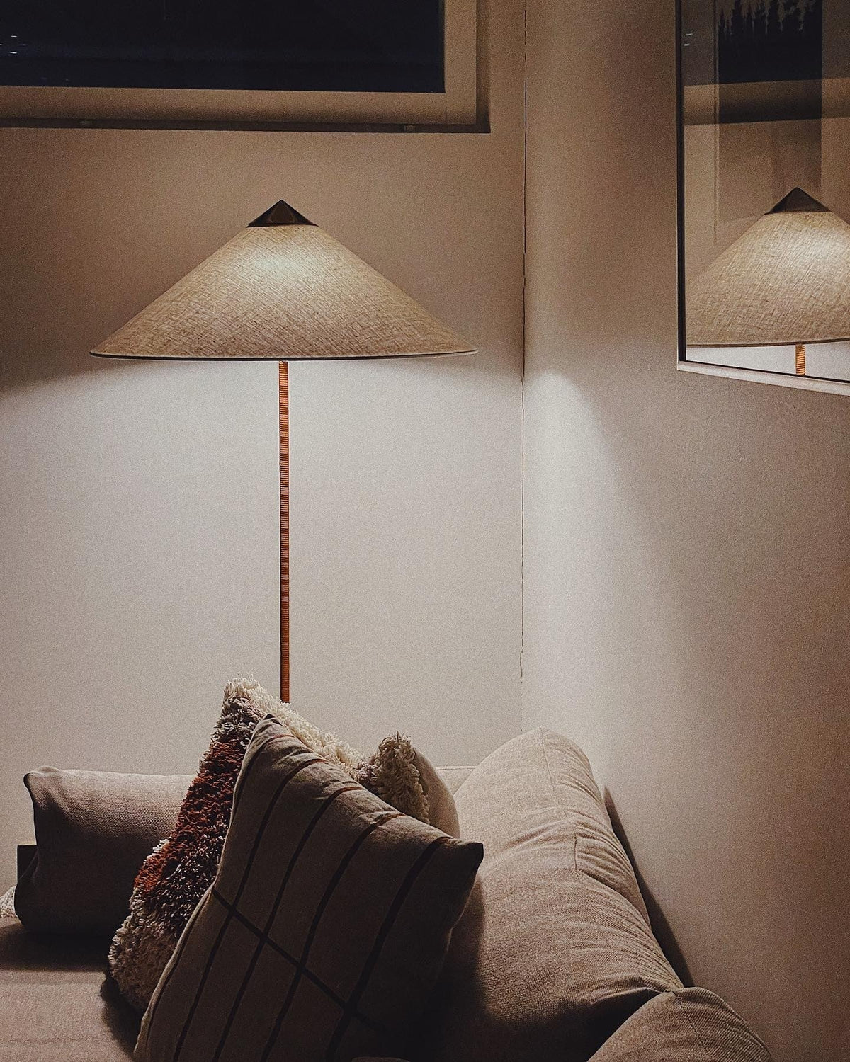9602 Floor Lamp