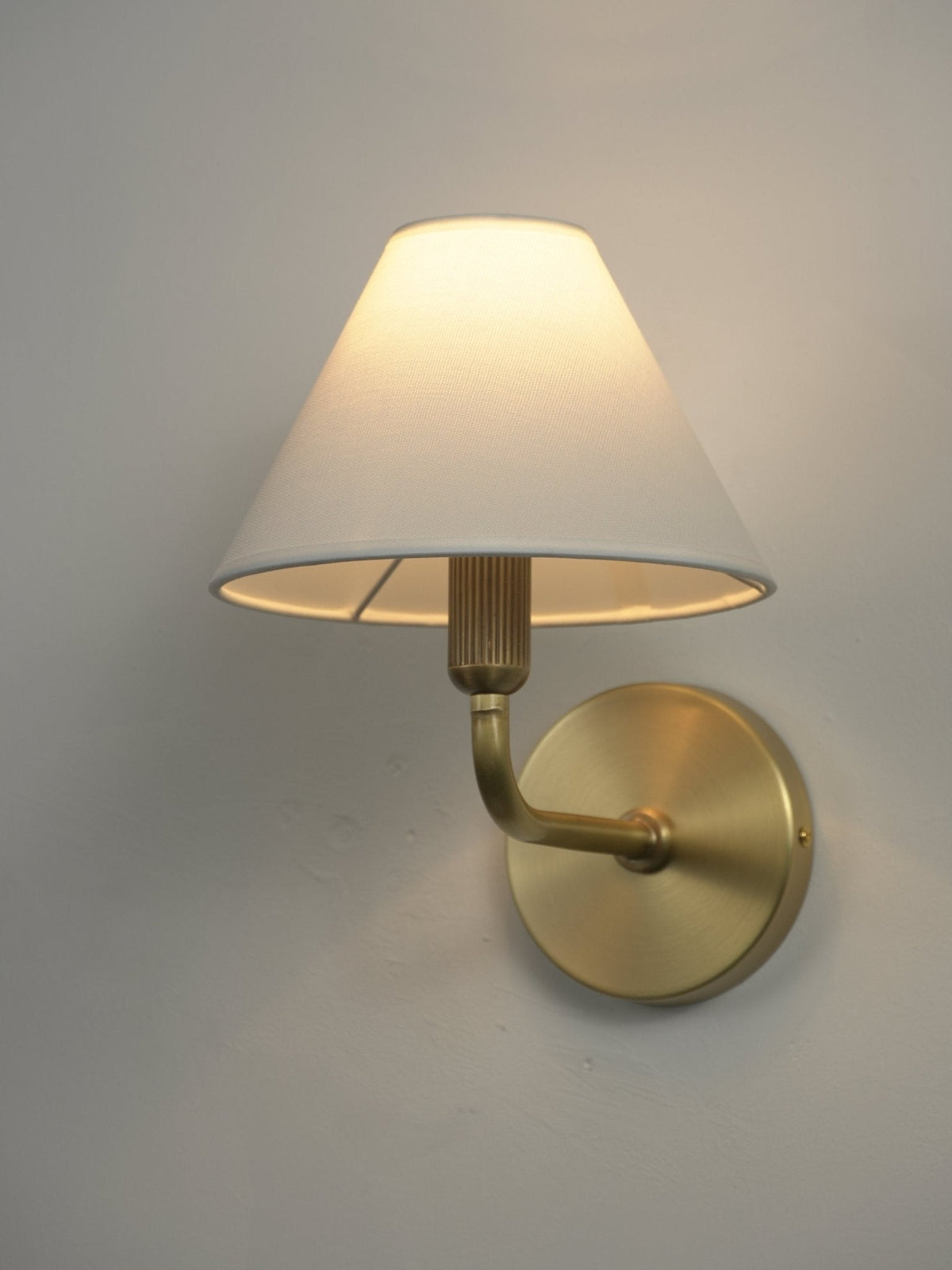 Clara Brass Wall Sconce – Elegant Fabric Shade for Bedroom & Living Room