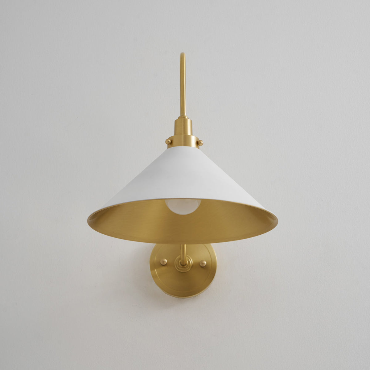 clivedon-wall-lamp