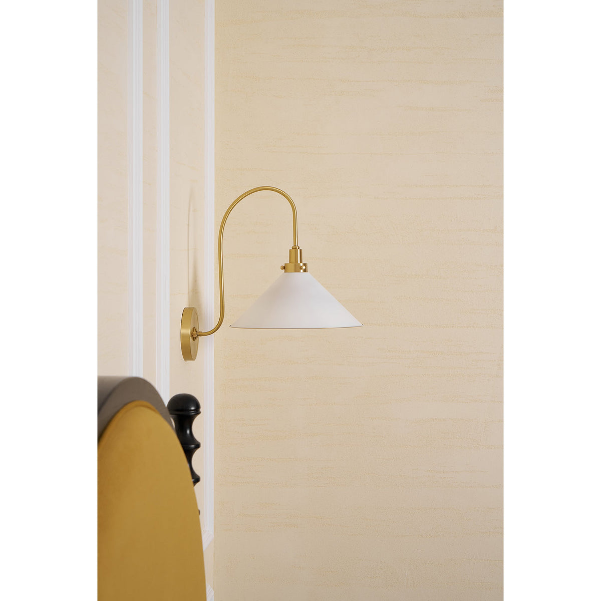 clivedon-wall-lamp