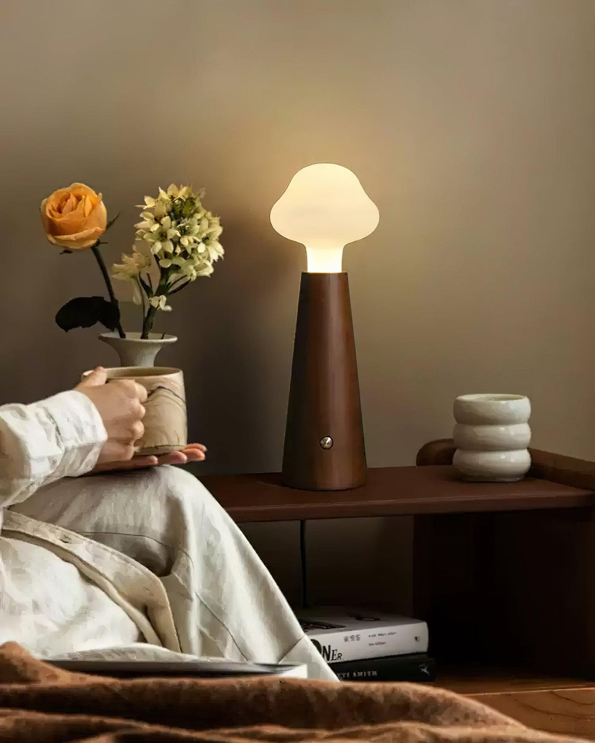 cloudlet-table-lamp
