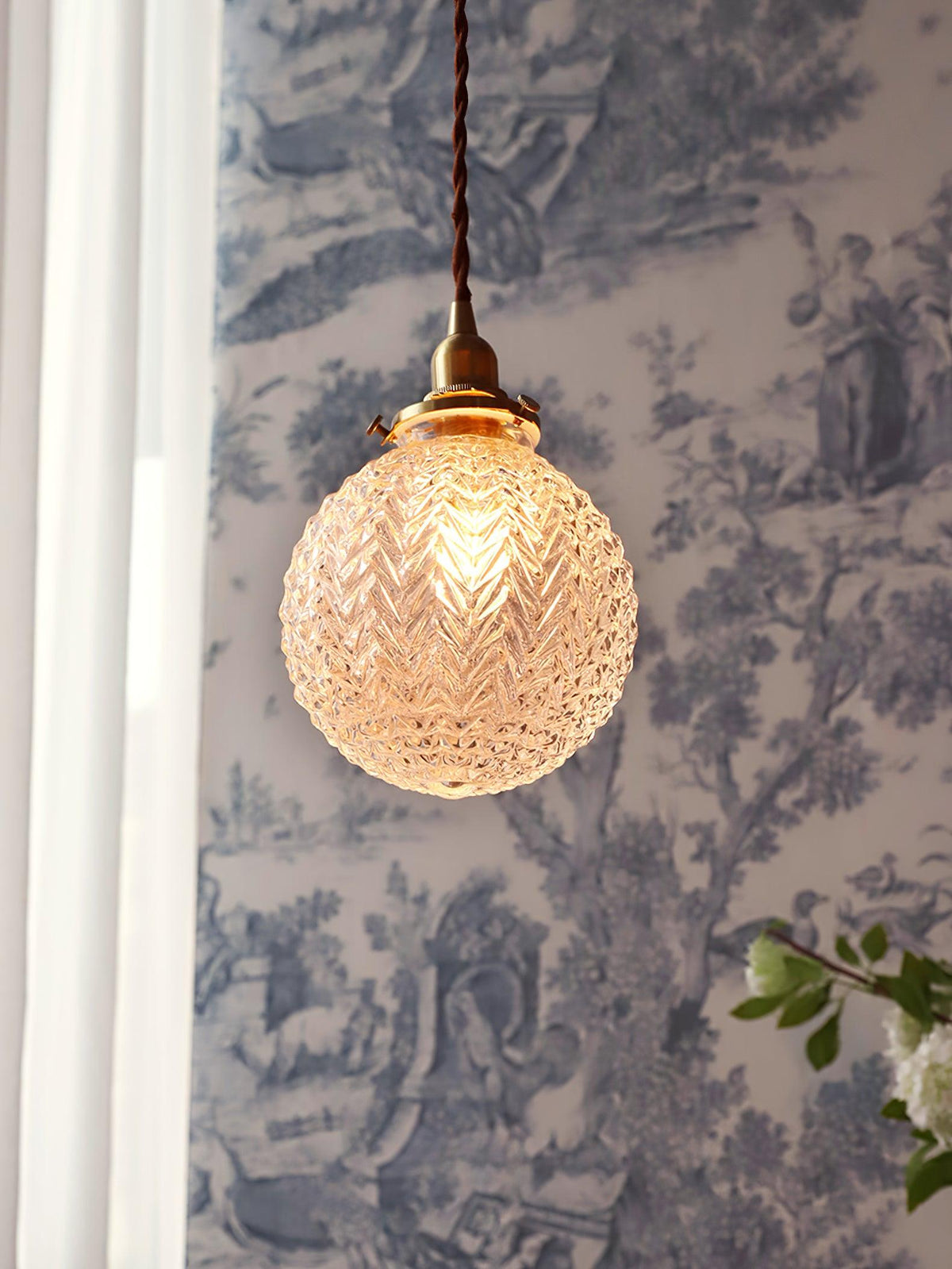 colonial-global-pendant-light