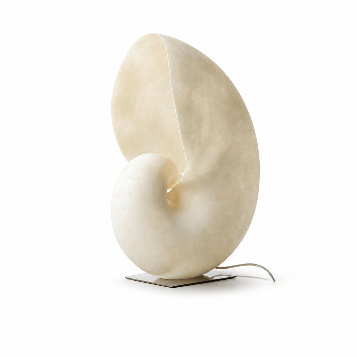 Conch Bloom Sculptural Resin Table Lamp with Nautilus Shell Design
