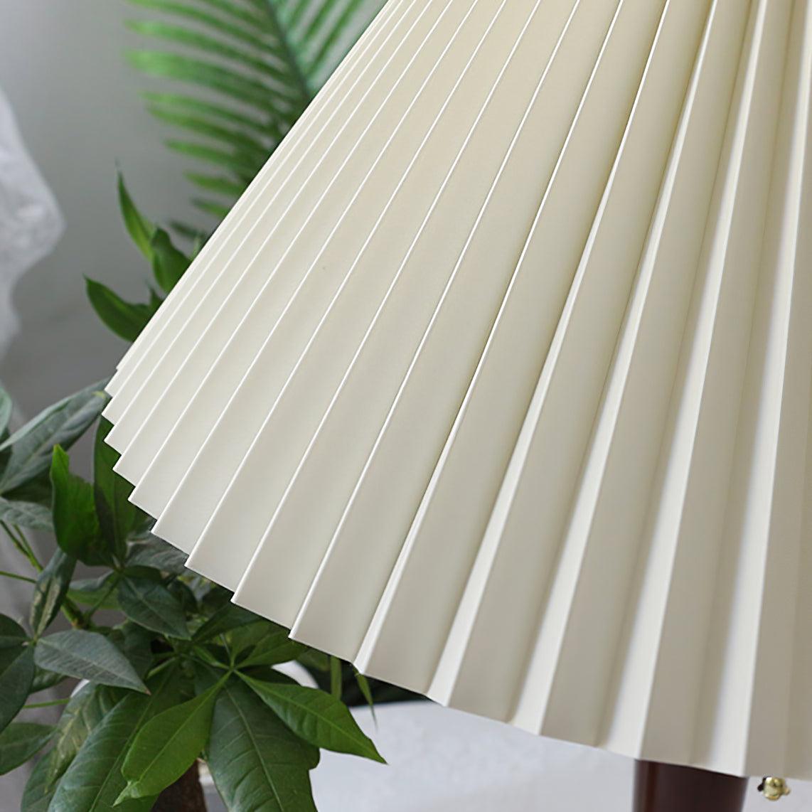 Cone_Pleated_Fabric_Table_Lamp