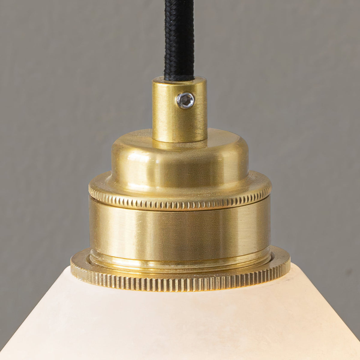 conical-brass-pendant-lamp