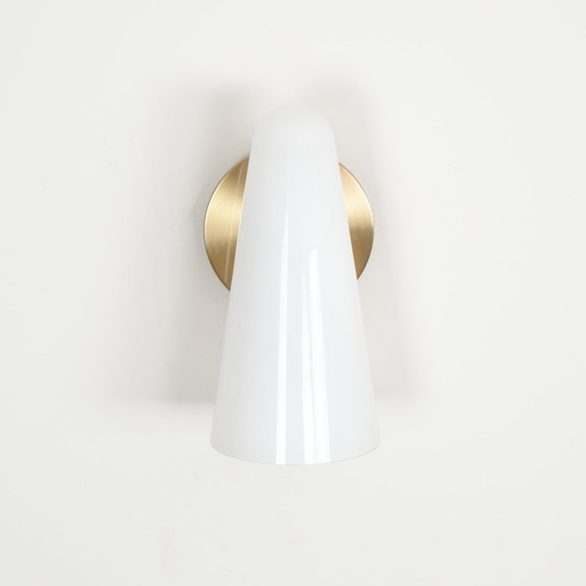 Articolo Conical Glass LED Wall Sconce for Modern Interiors