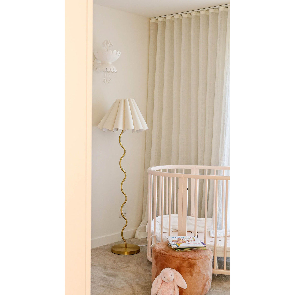 cora-floor-lamp