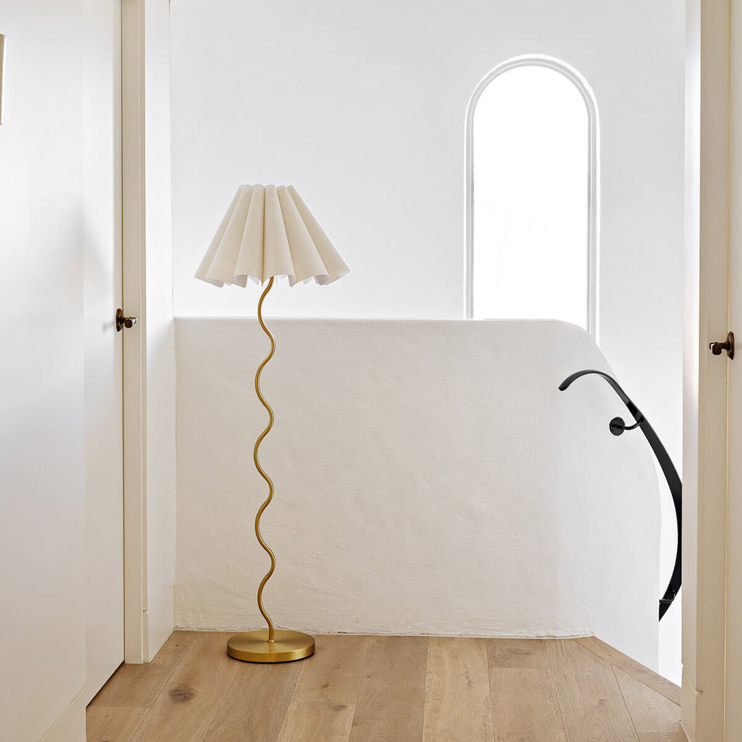 cora-floor-lamp
