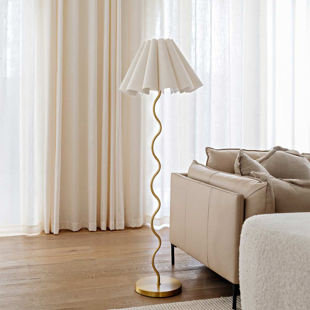 cora-floor-lamp