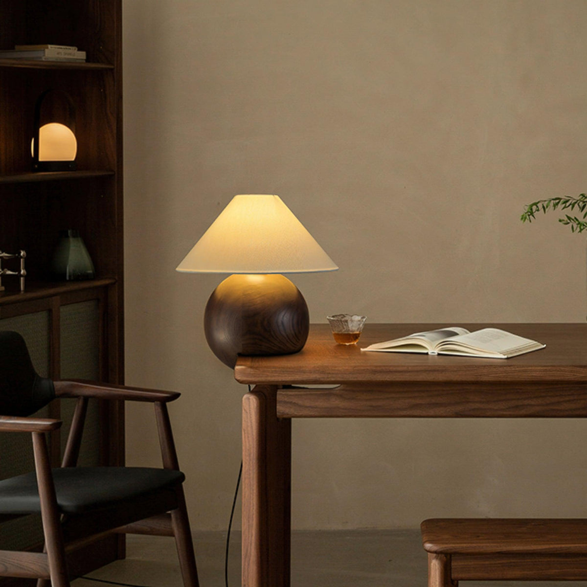 corner-log-table-lamp