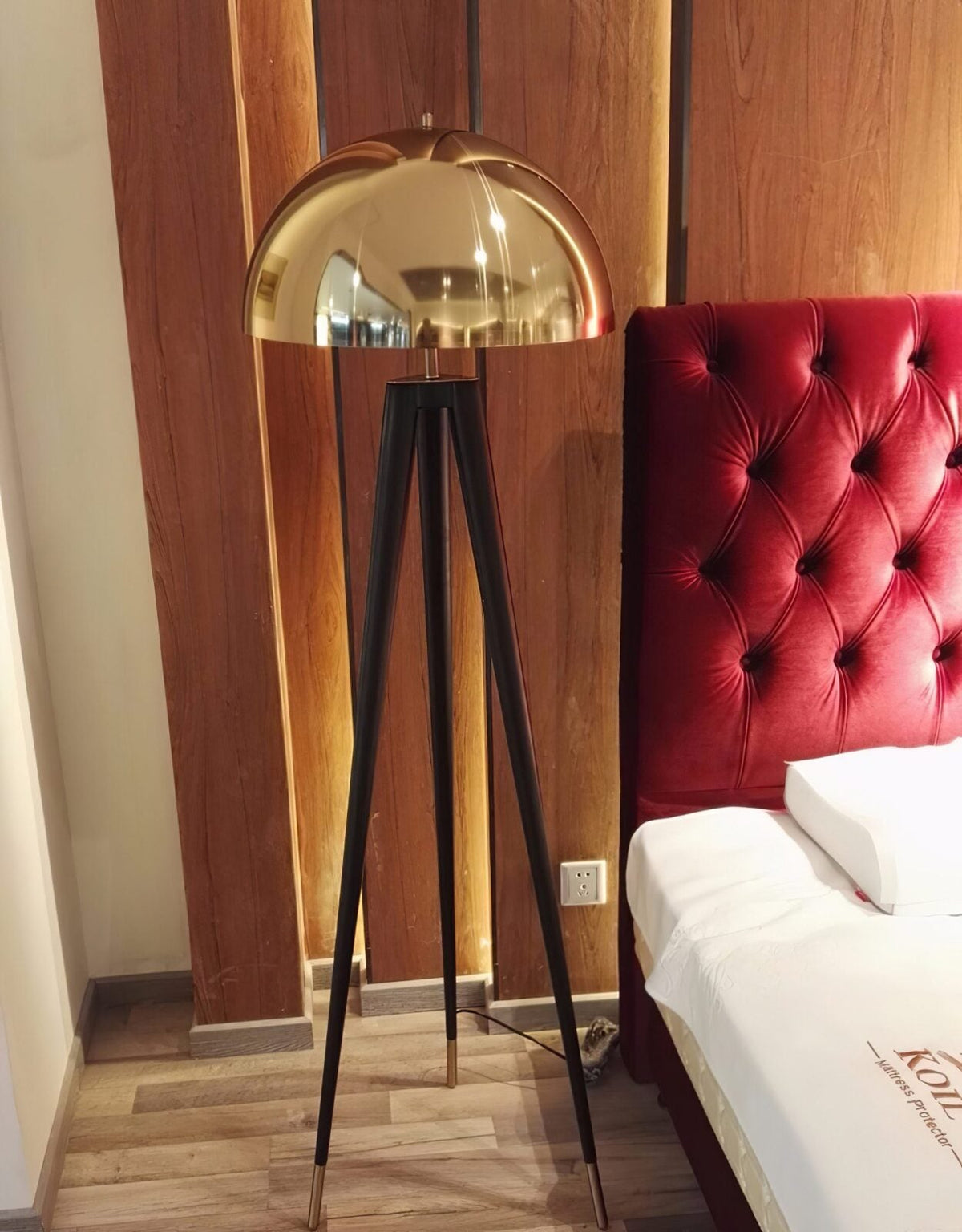 Coyote Floor Lamp