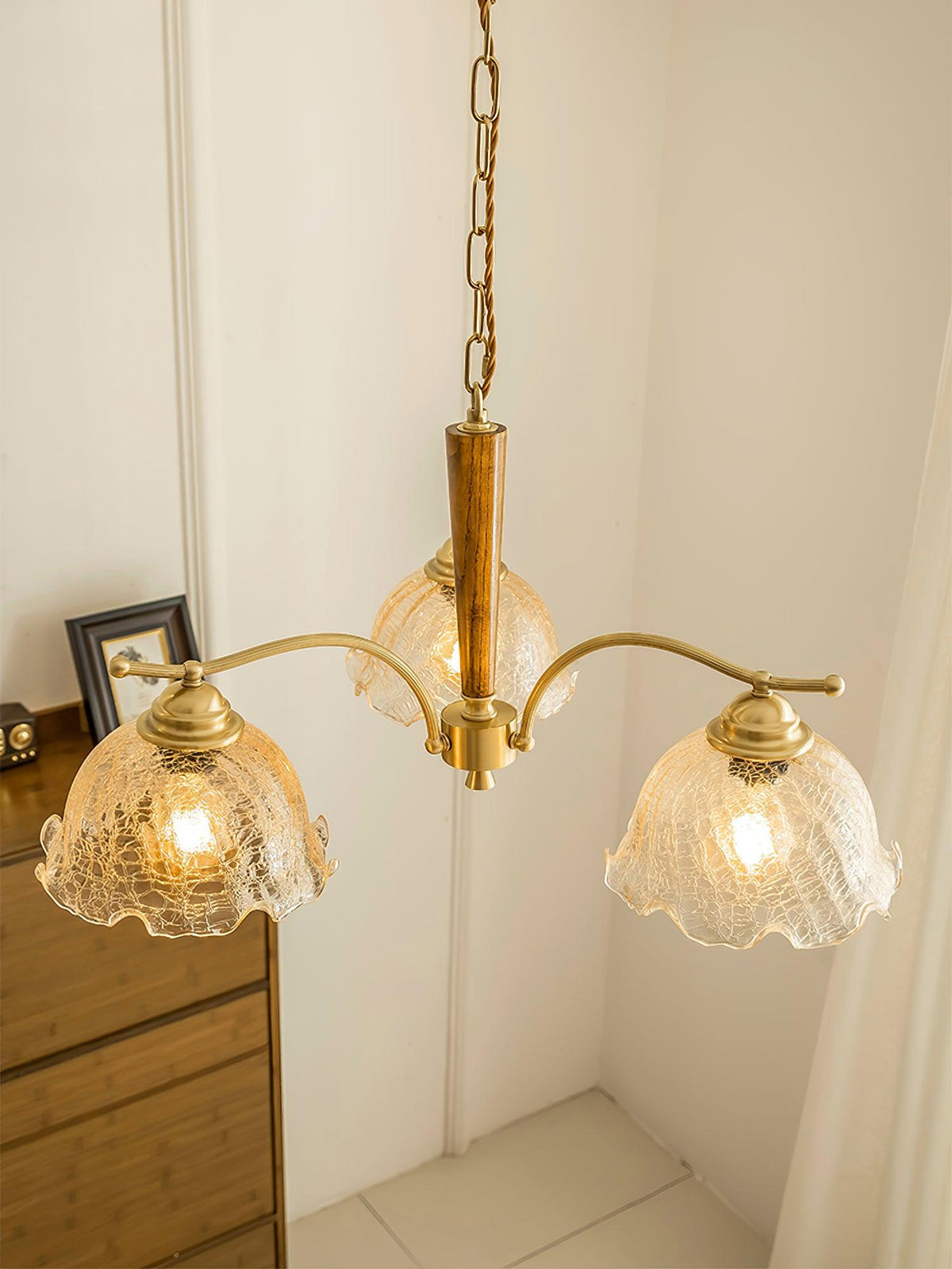 crack-flower-chandelier