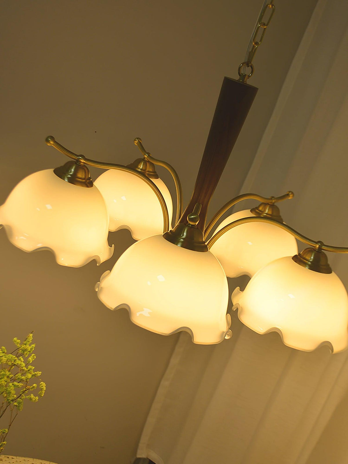 crack-flower-chandelier