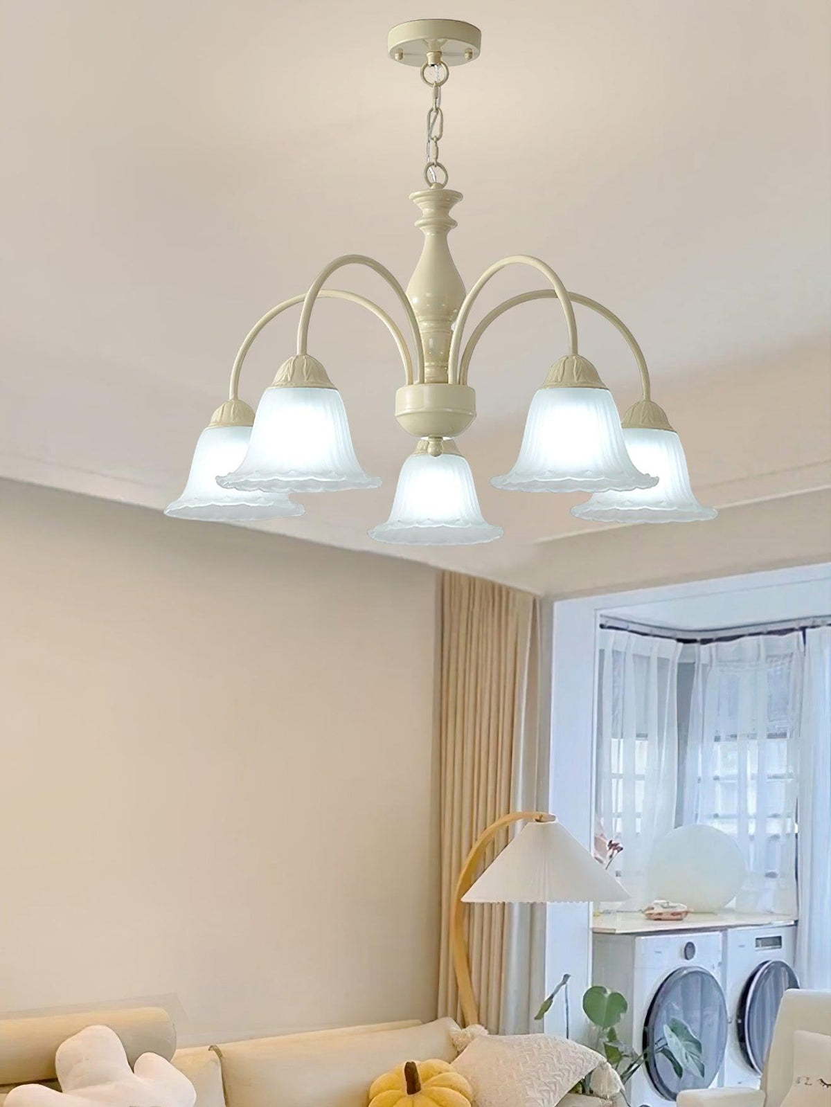 cream-flower-chandelier
