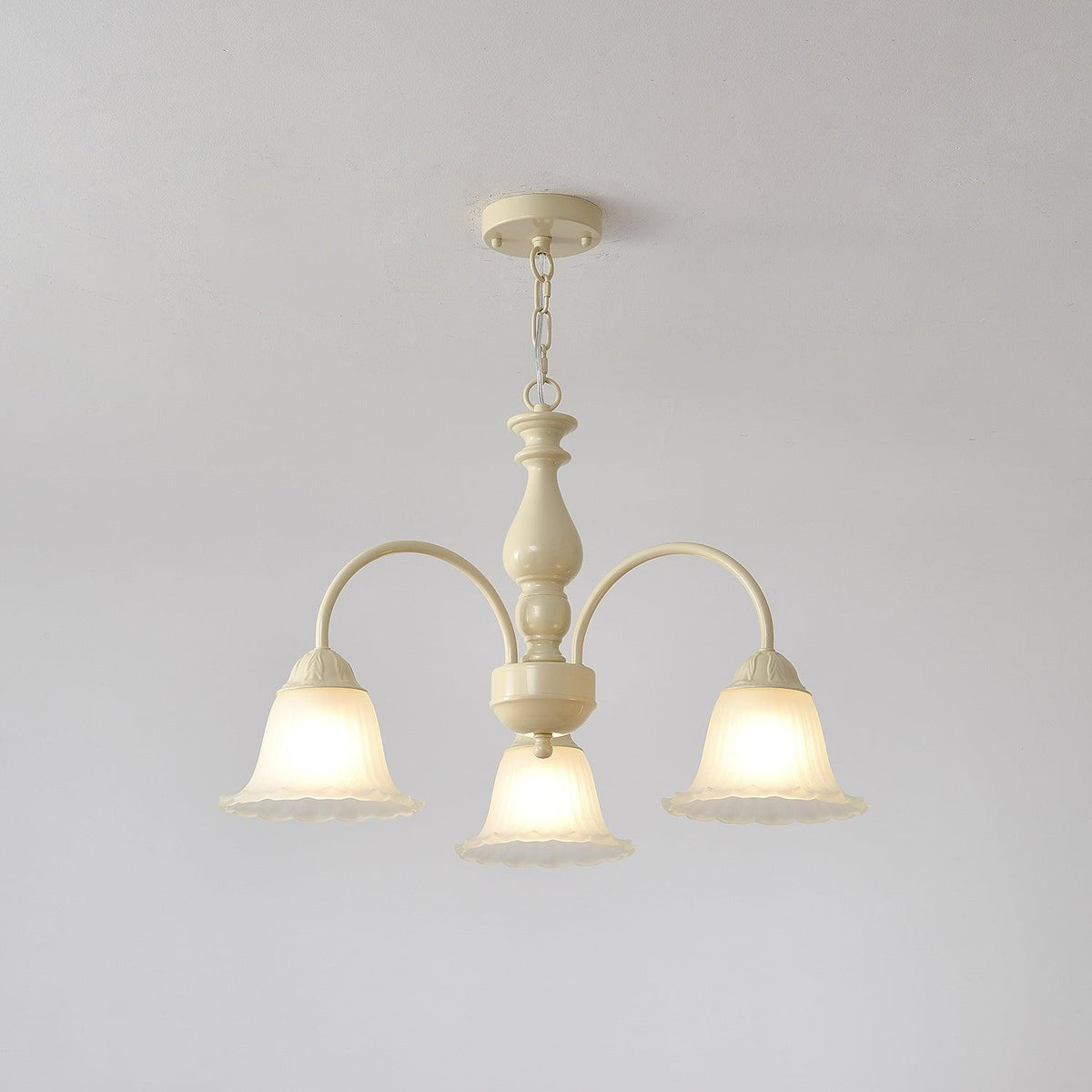 cream-flower-chandelier