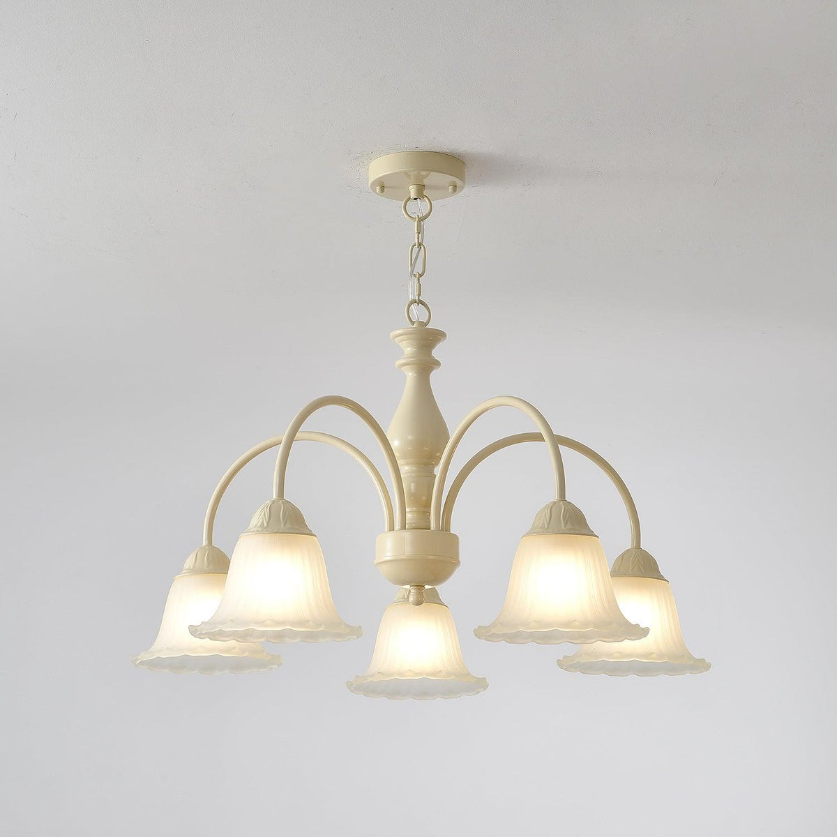 cream-flower-chandelier