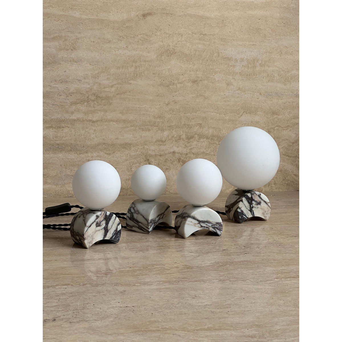 crescent-marble-table-lamp