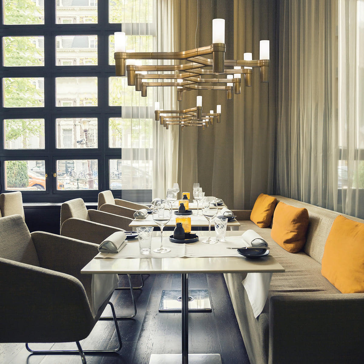 crown-plana-linea-pendant-light