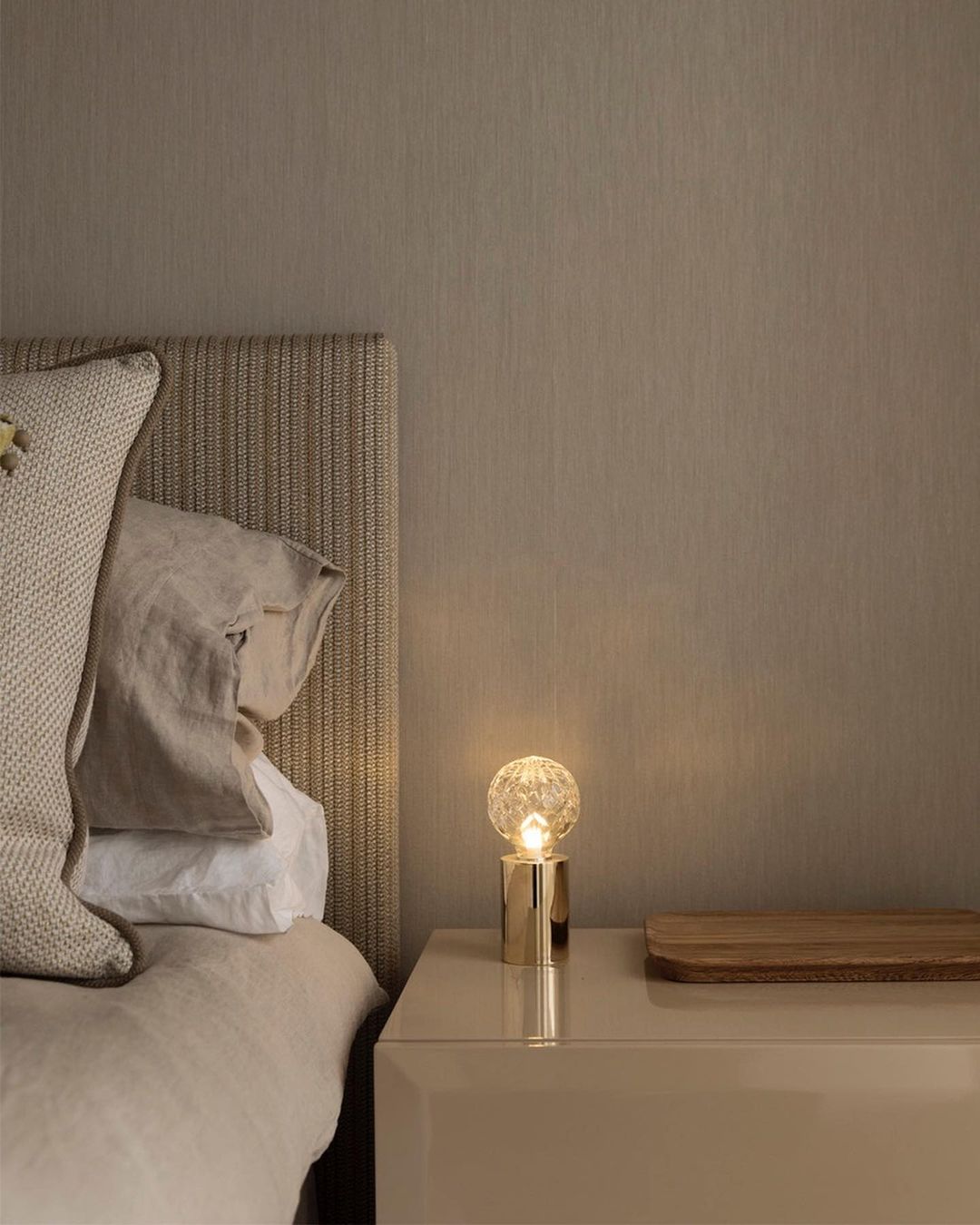 Crystal Bulb LED Table Lamp