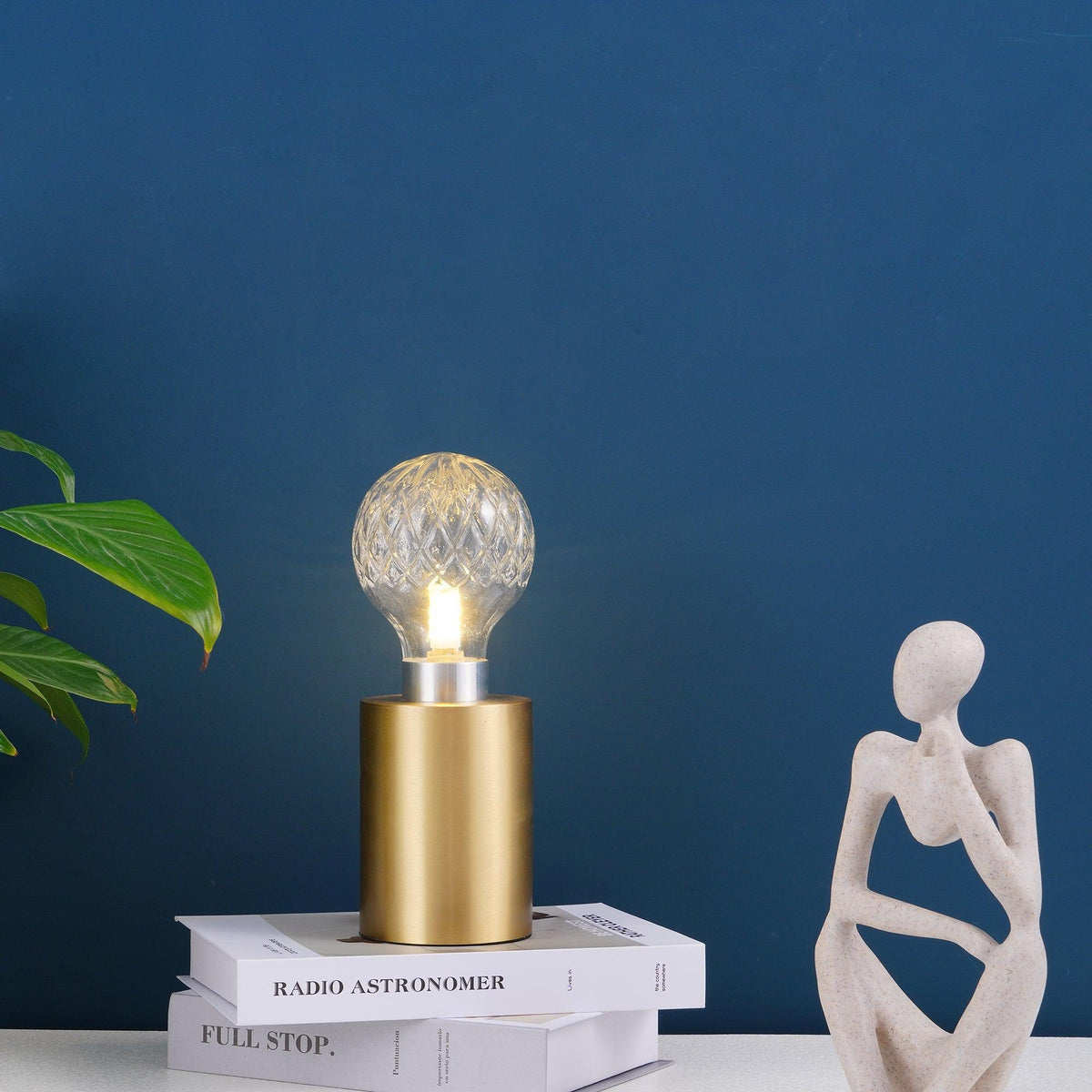 crystal-bulb-table-lamp