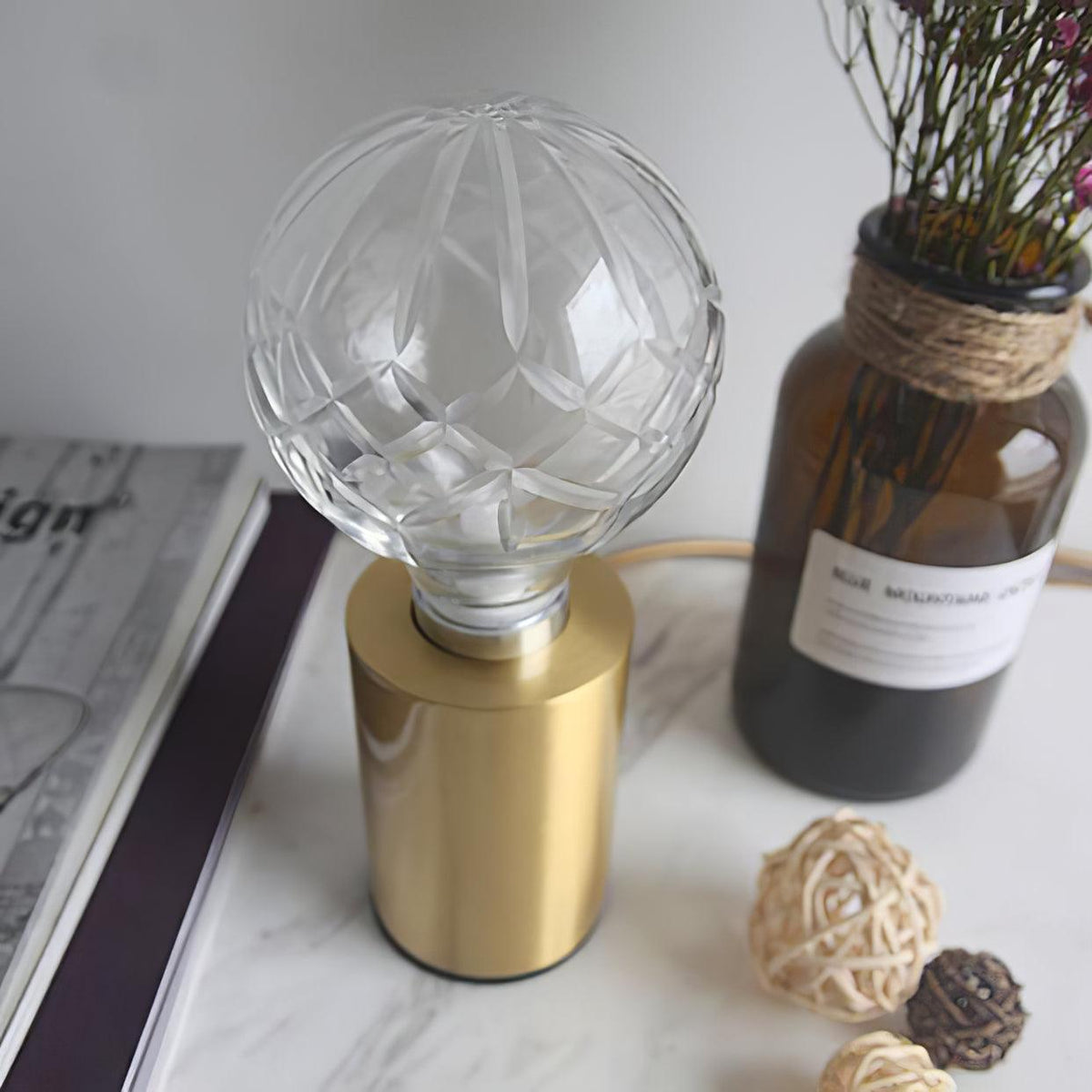 crystal-bulb-table-lamp