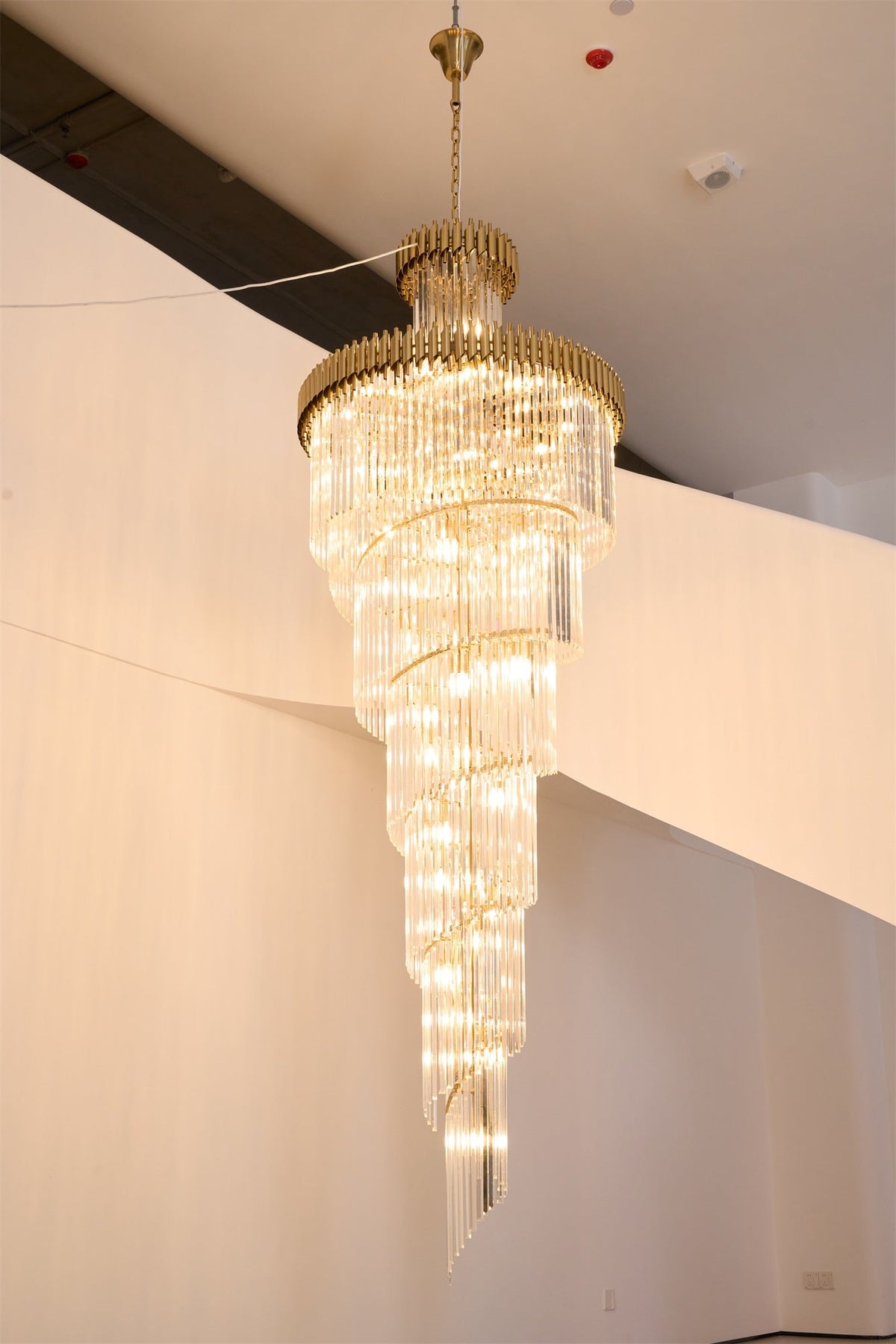 Crystal Spiral Chandelier – Modern Gold Crystal Statement Light for Grand Interiors