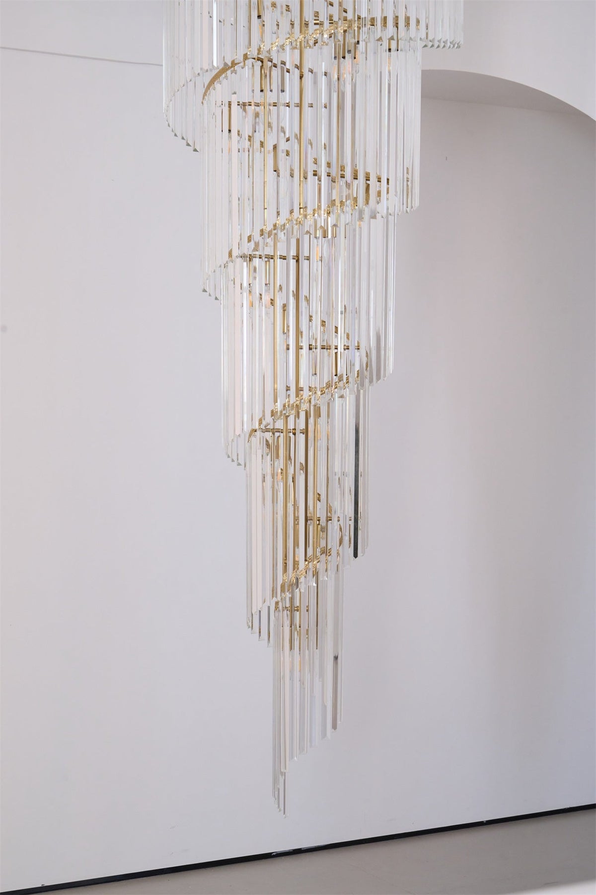 Crystal Spiral Chandelier – Modern Gold Crystal Statement Light for Grand Interiors