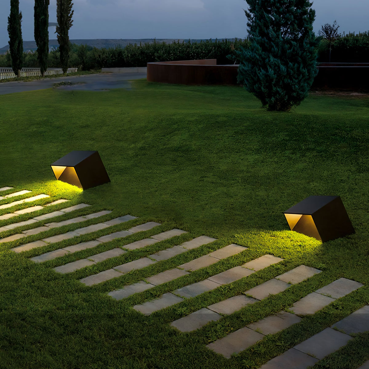 Cube Garden Outdoor Light – Modern LED Landscape Luminaire