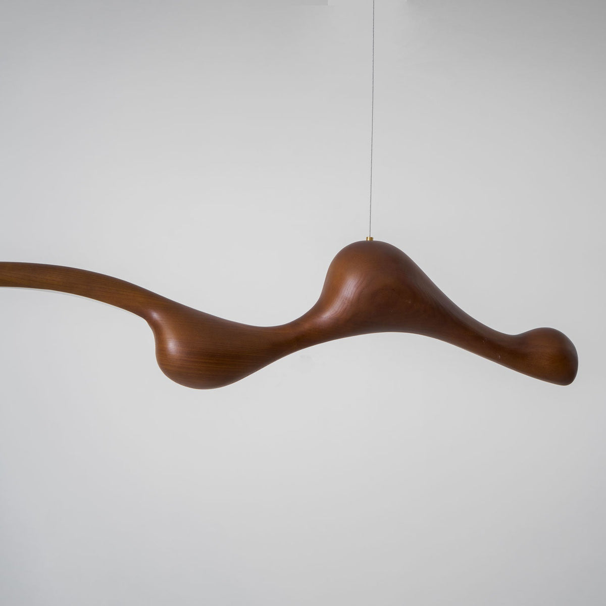 Curva Sculptural Wood LED Pendant Light – Modern Organic Design