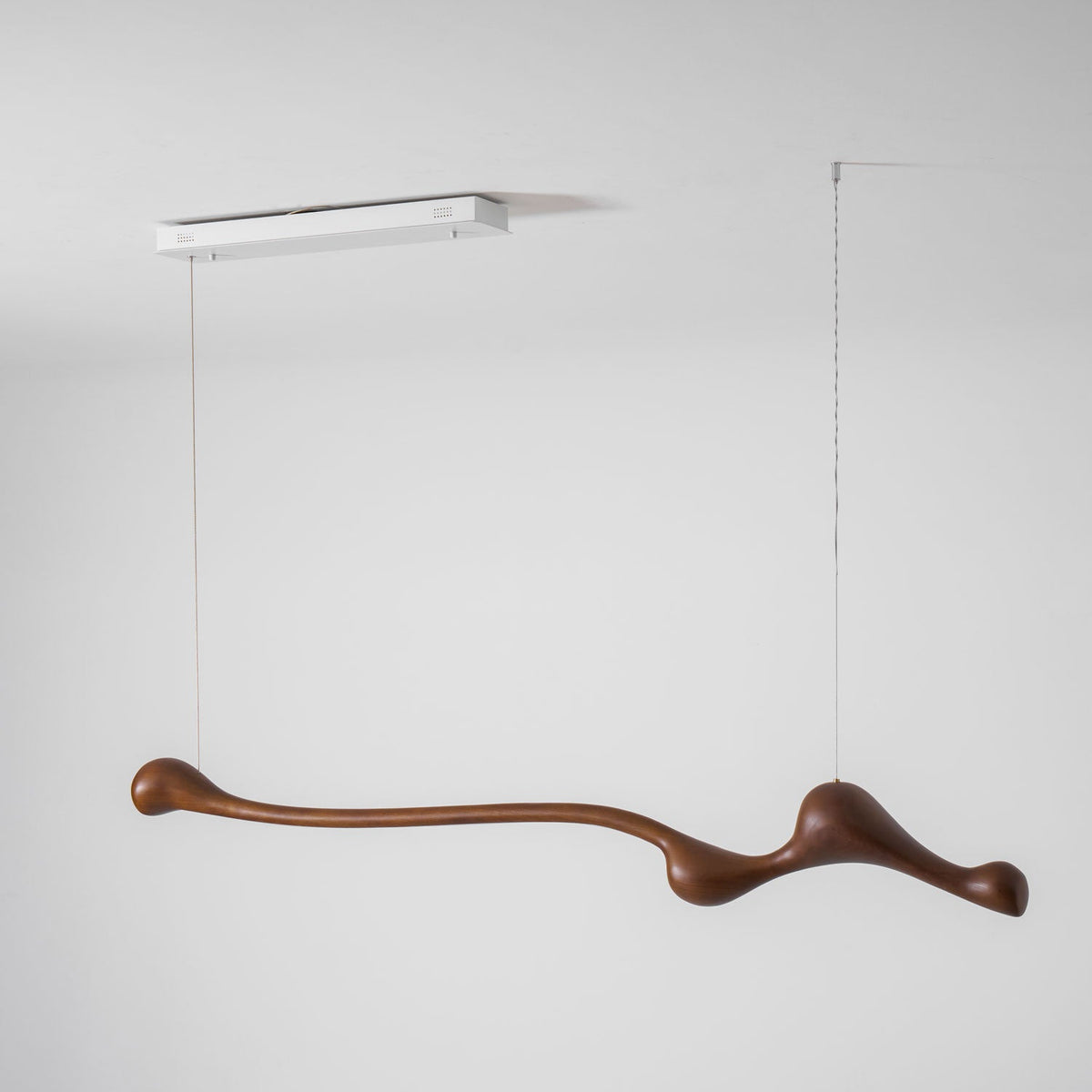 Curva Sculptural Wood LED Pendant Light – Modern Organic Design