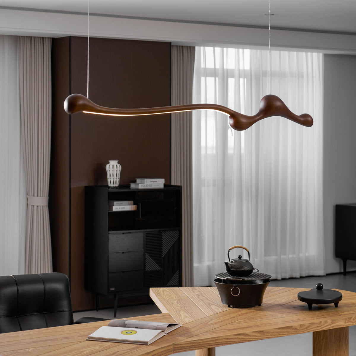 Curva Sculptural Wood LED Pendant Light – Modern Organic Design