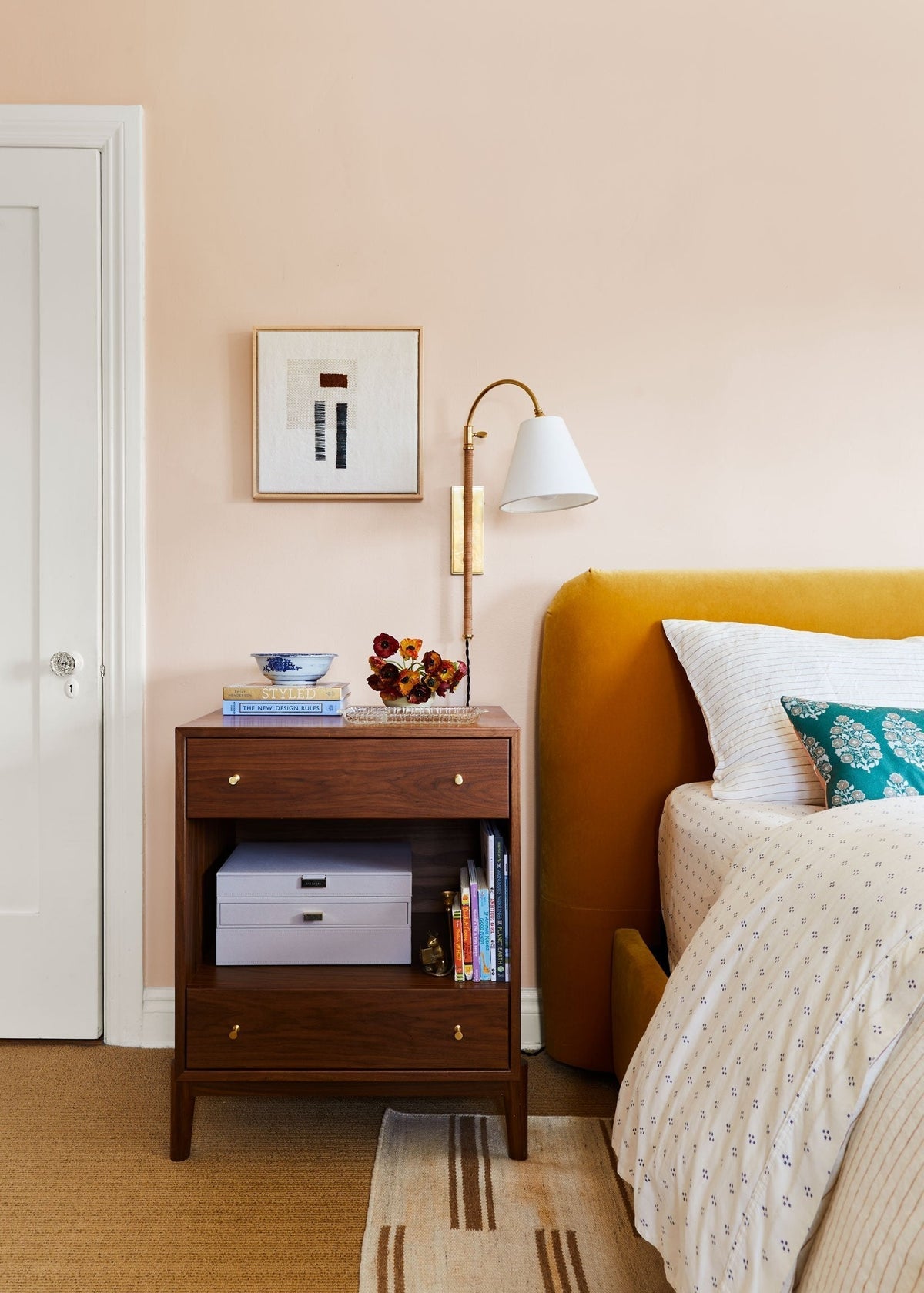 Curves Plug In Sconce
