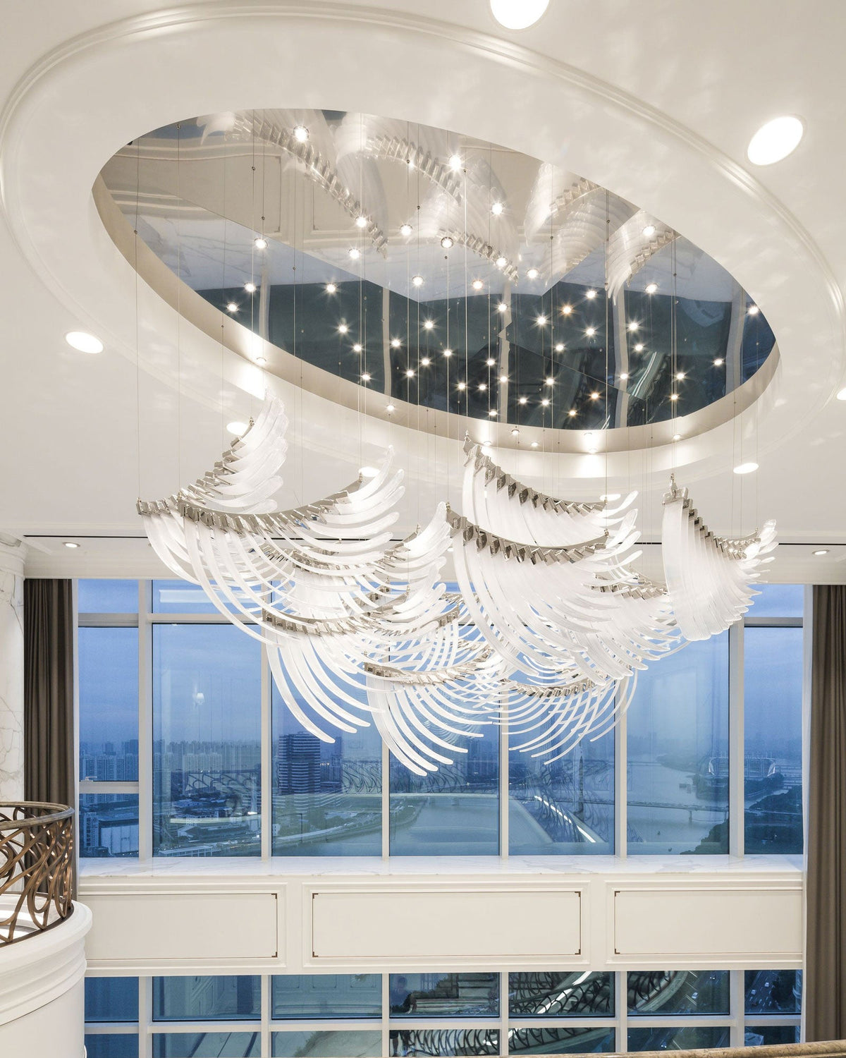Feather Wing LED Chandelier – Hand-Blown Glass Pendant for Modern Interiors