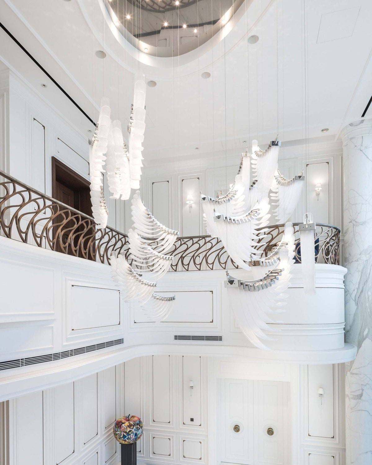 Feather Wing LED Chandelier – Hand-Blown Glass Pendant for Modern Interiors
