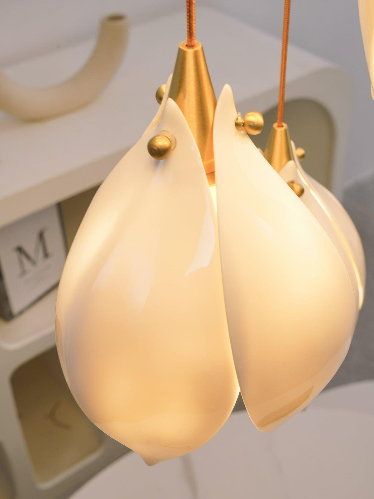 diy-ceramic-flower-chandelier