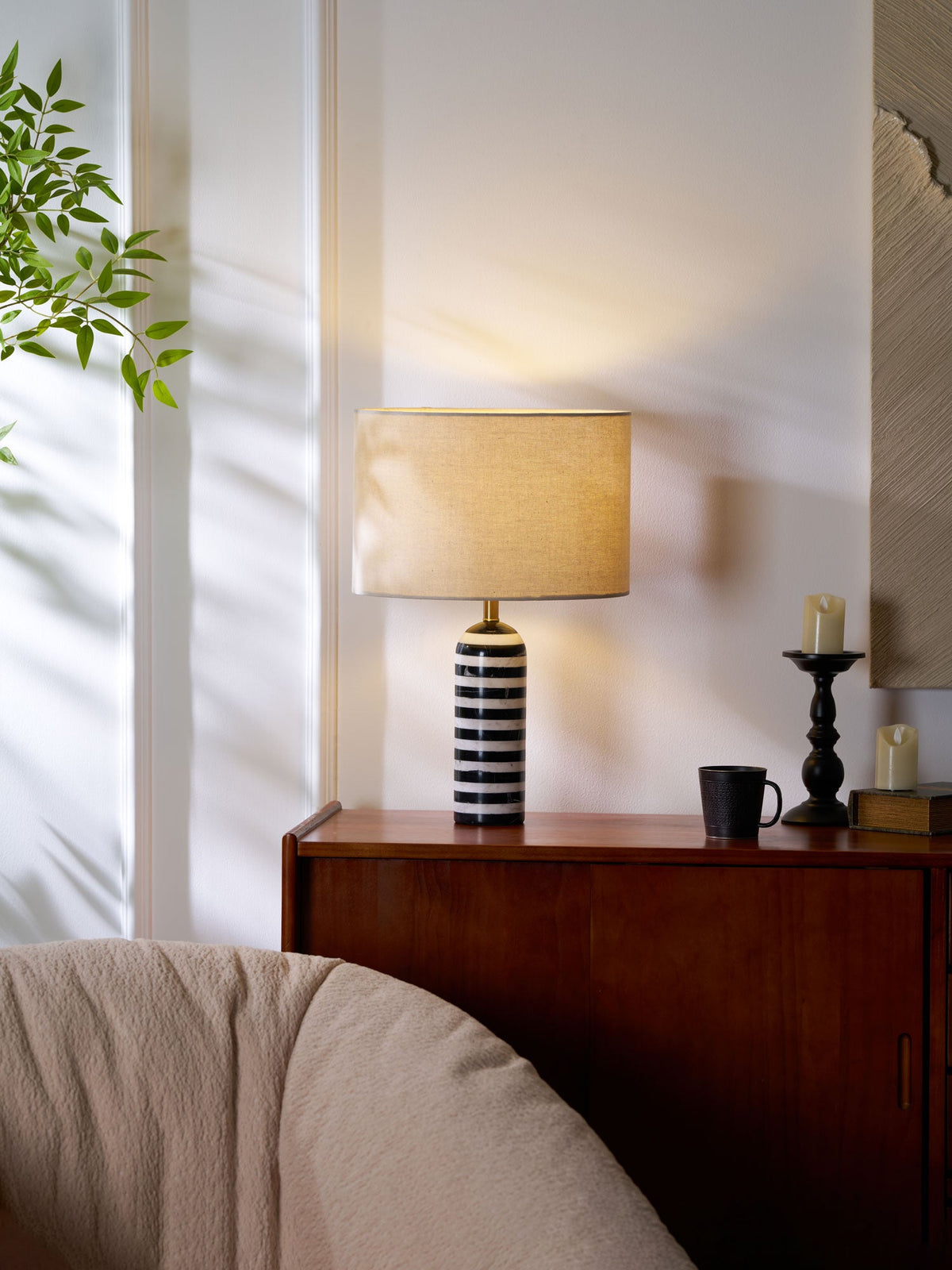 Tuxedo Marble Table Lamp – Modern Monochrome Accent Light for Bedroom and Living Room